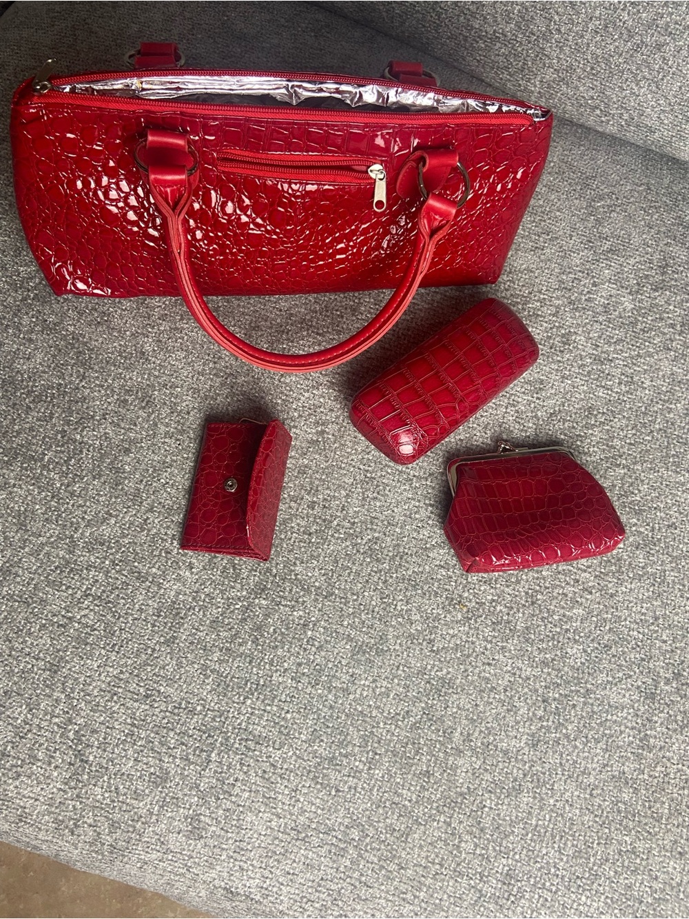 Red Croc-Embossed Women’s Handbag Set - Classic Red insulated for wine bottle